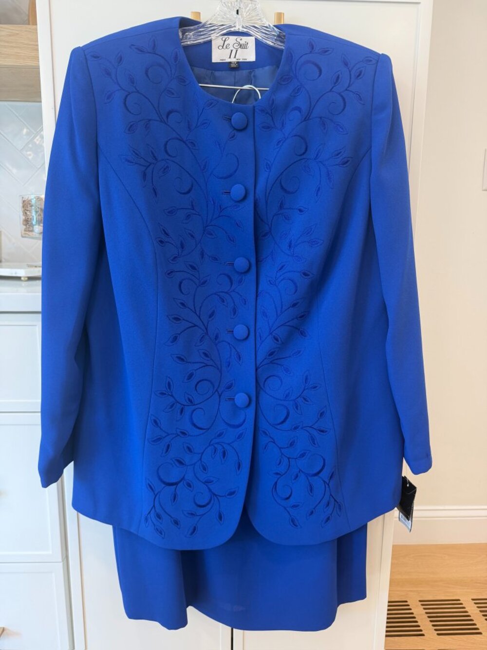💙 NWT Le Suit Royal Blue Embroidered Skirt Suit – Size 16W